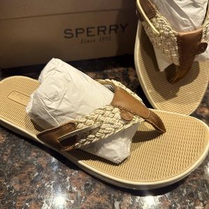 Sperry women’s parrotfish flip-flops